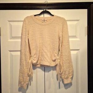Hippe Rose Cream-Beige Pullover Sweater